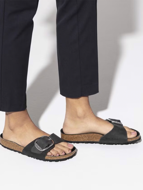 Madrid Big Buckle
Oiled Leather - Birkenstock - Image 3