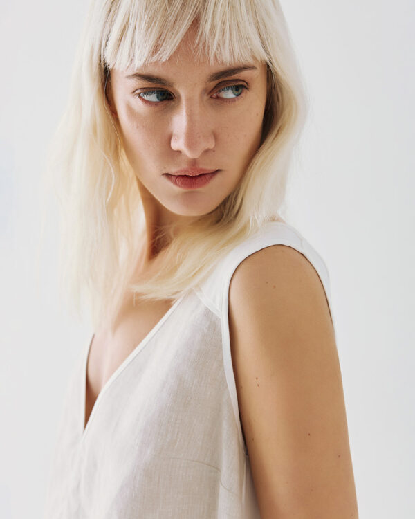 Sleeveless top with fabric combination - Access Fashion - Image 3