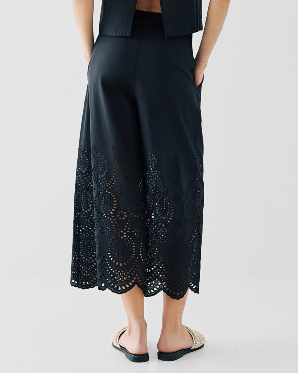 Cropped pants with perforated details - Access Fashion - Image 4