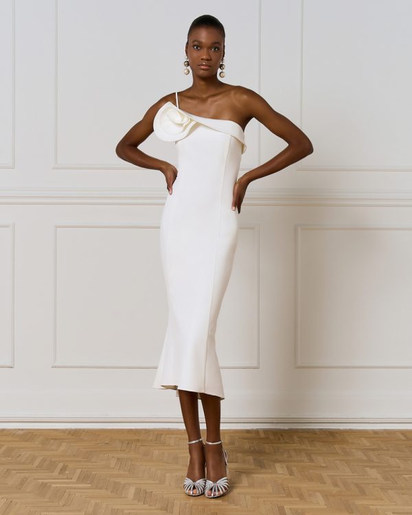 Long dress with with a ruffled flower detail - Access Fashion