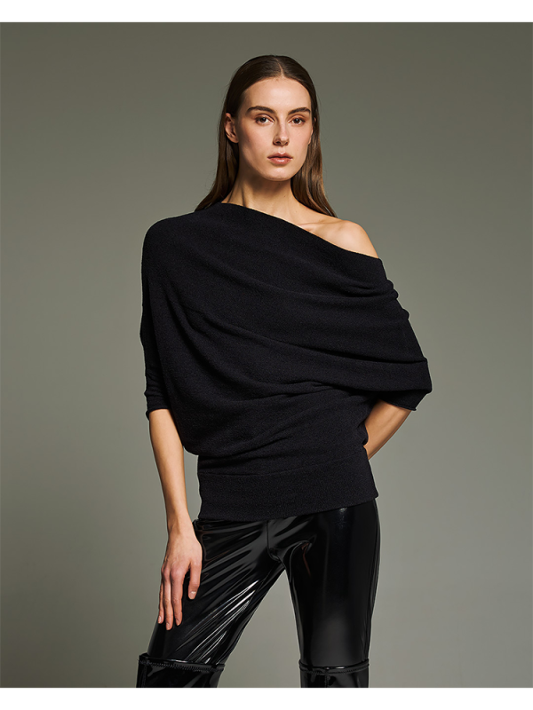 Oversized off-shoulder knit sweater - Tailor Made Knitwear