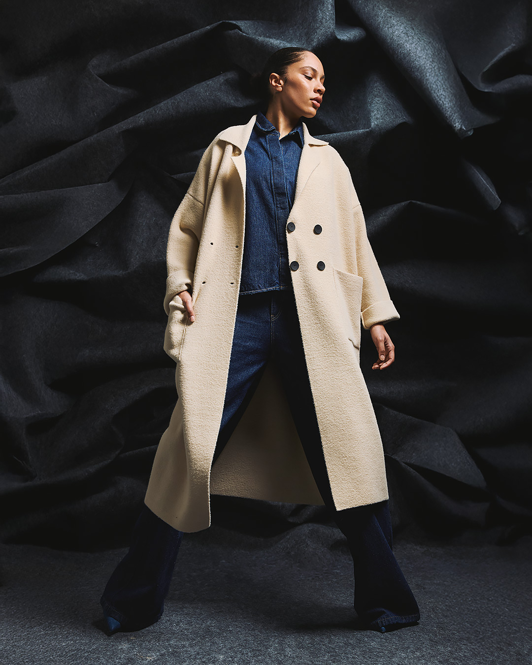 Brouska - TMW25-0735 Oversized long cardigan coat with button closure - Tailor Made Knitwear - Image 4