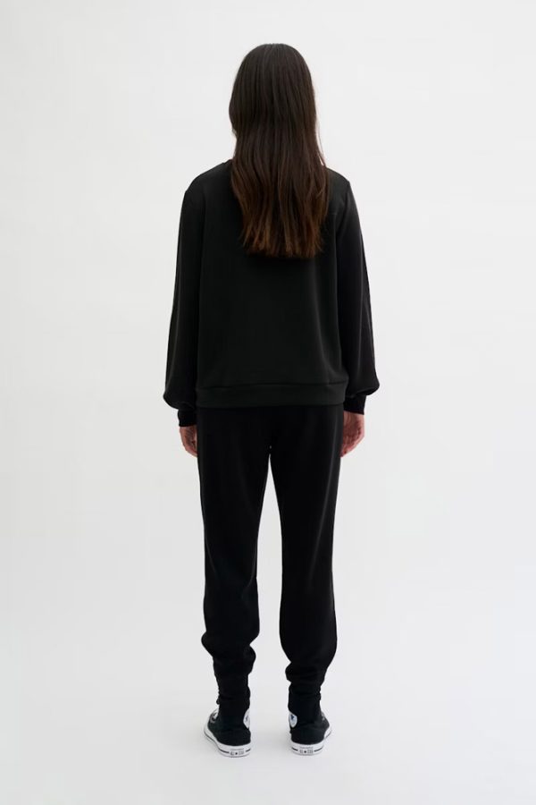 The sweat blouse - My Essential Wardrobe - Image 5