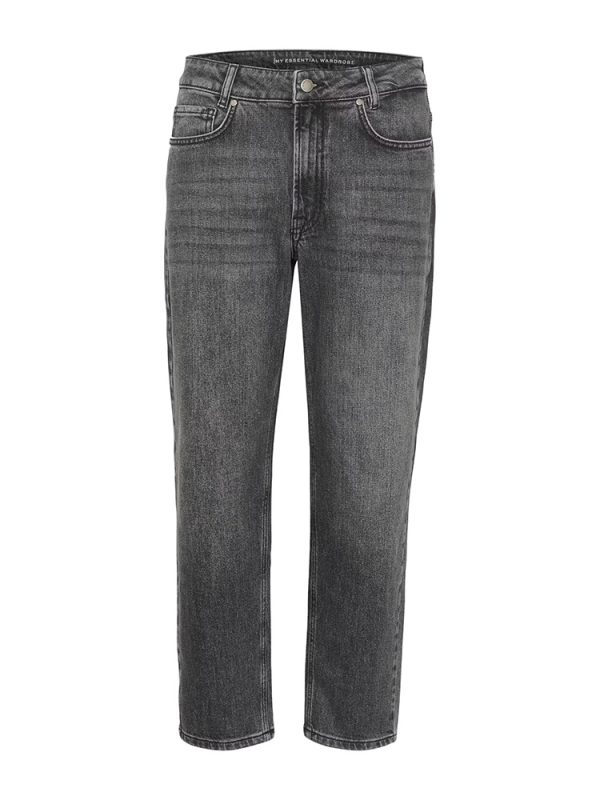 34 The mommy 139 high tapered denim pants - My Essential Wardrobe