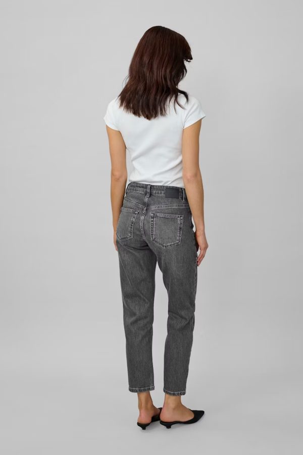 34 The mommy 139 high tapered denim pants - My Essential Wardrobe - Image 4