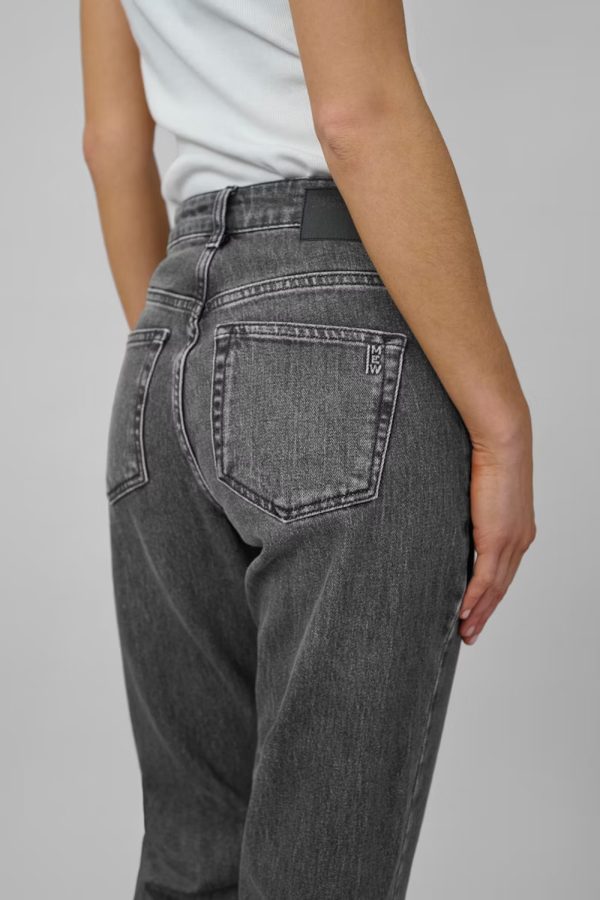 34 The mommy 139 high tapered denim pants - My Essential Wardrobe - Image 6