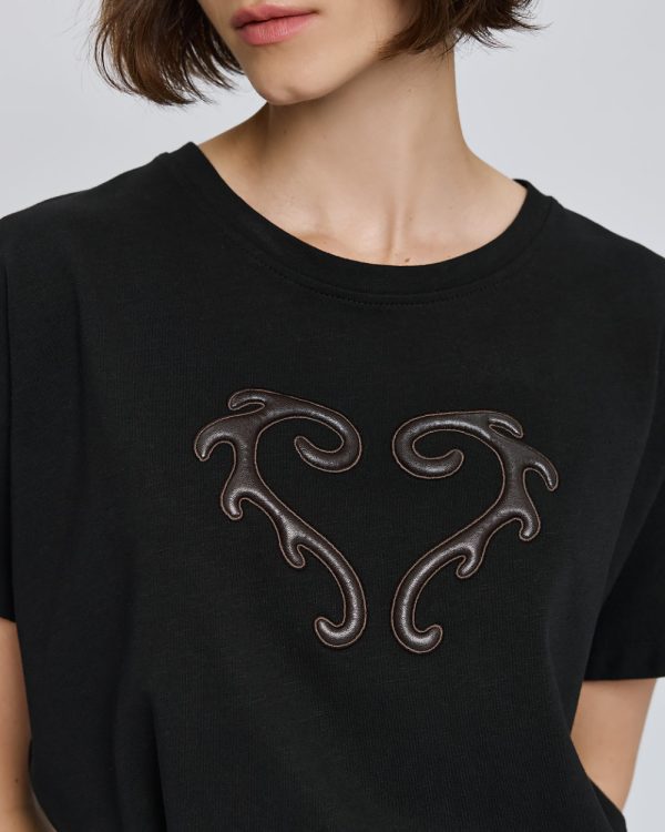 T-shirt with embossed detail - Access Fashion - Image 4