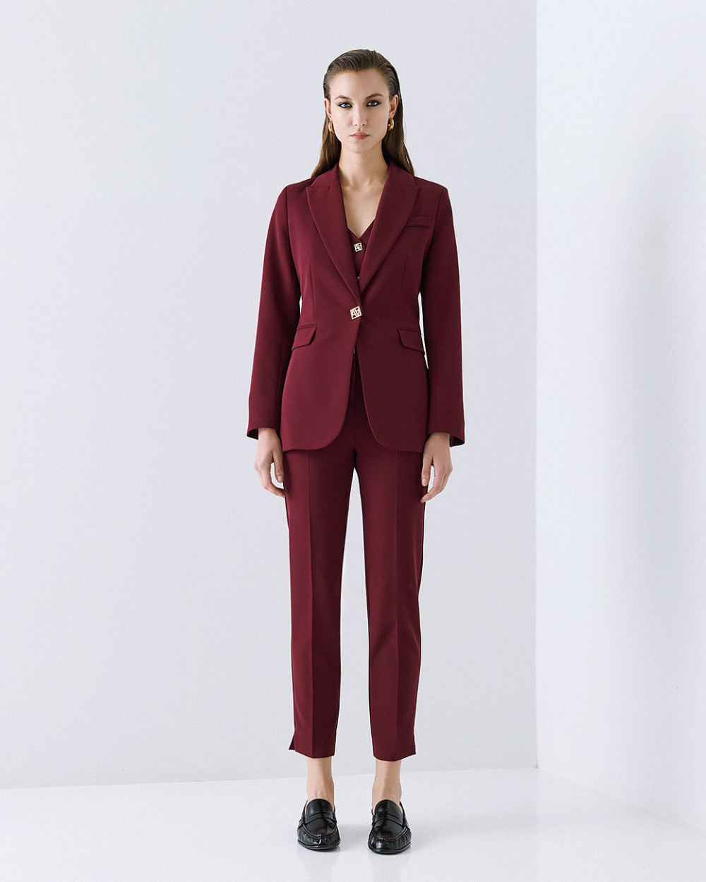 Brouska - 54-5053-168 Straight-leg pants with a monogram button - Access Fashion - Image 13