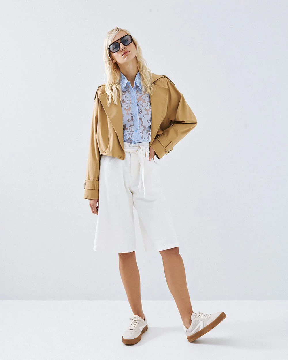 Brouska - S26-1034 Cropped trench coat with pleats - Access Fashion - Image 3