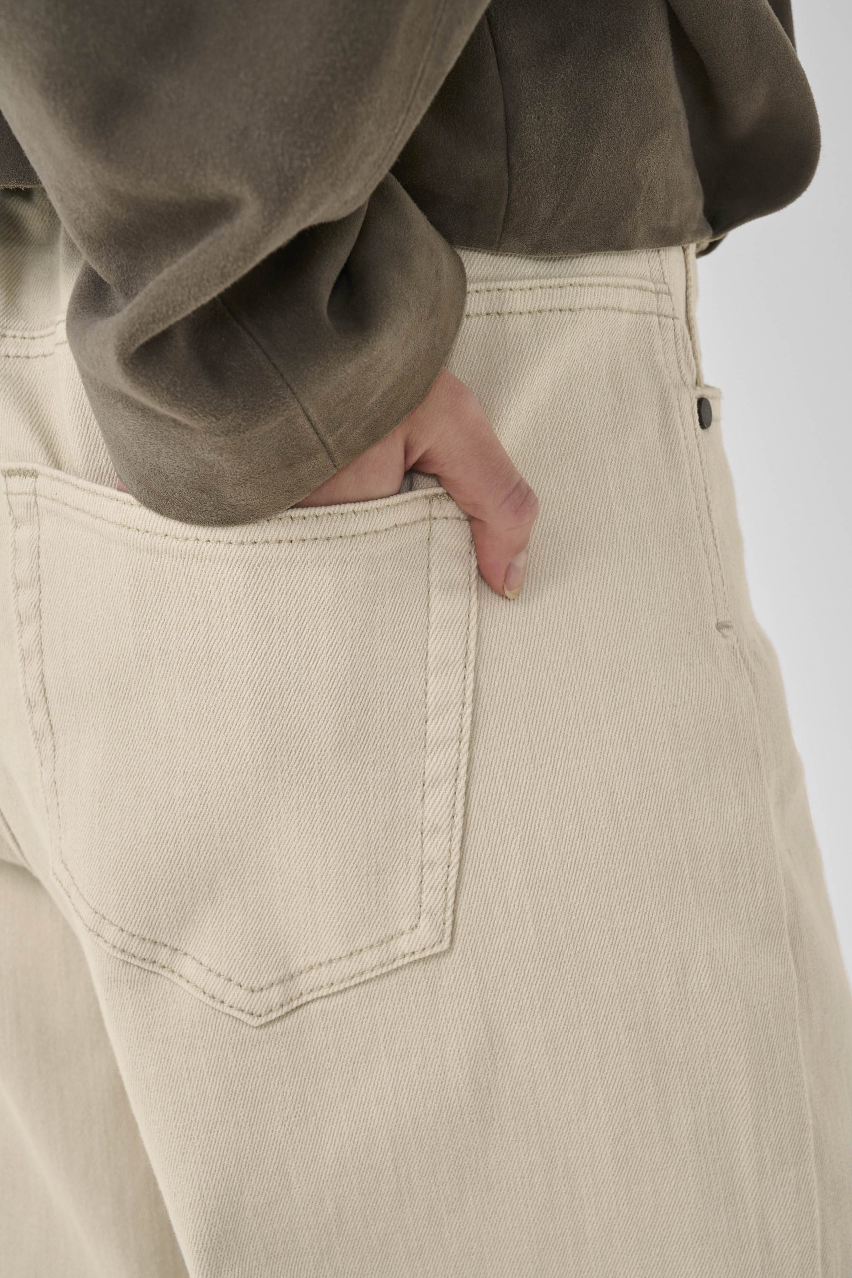 Brouska - MES26-4619 LouisMW 157 high-wide denim – My Essential Wardrobe - Image 5