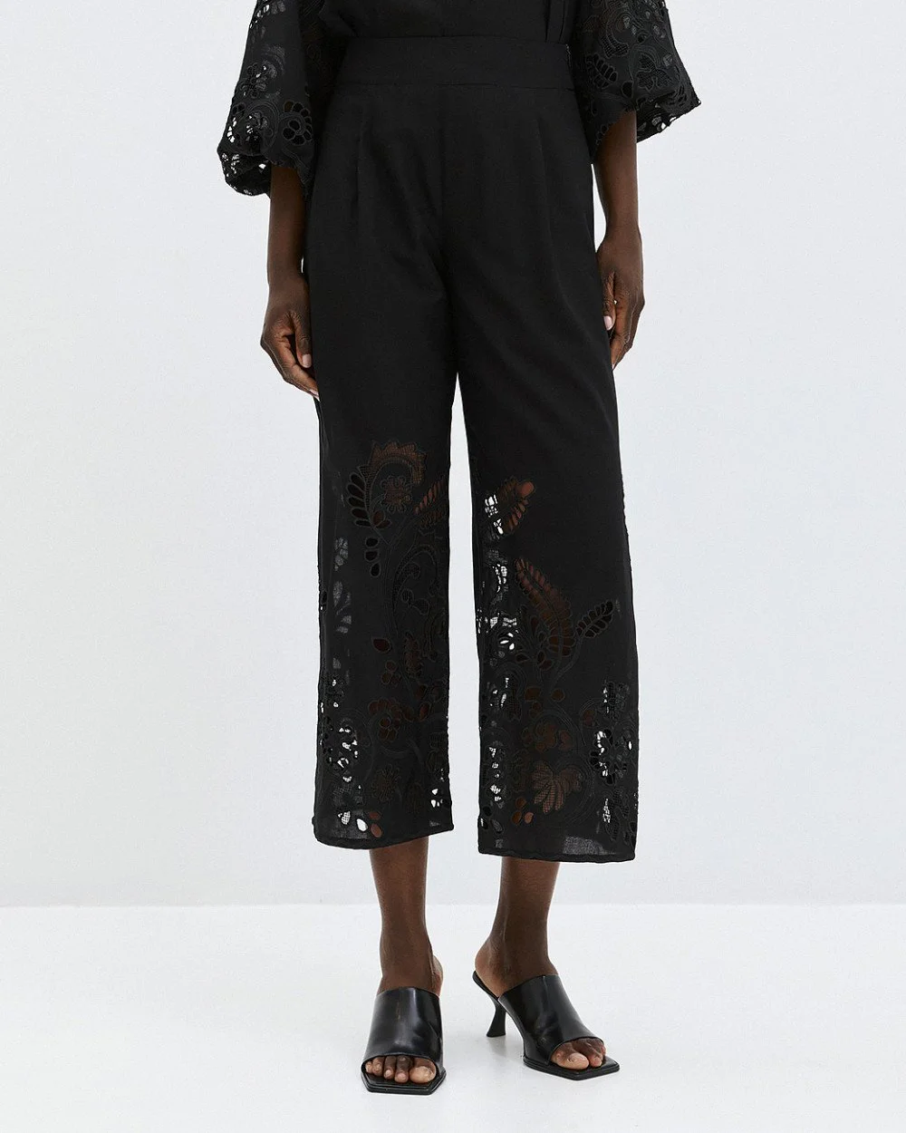 Brouska - S26-5147-678 Broderie culotte pants - Access Fashion - Image 2