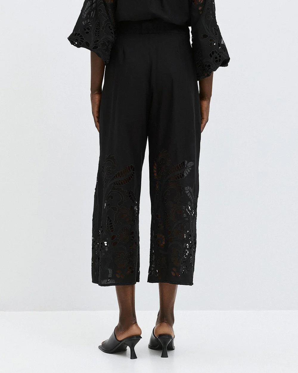 Brouska - S26-5147-678 Broderie culotte pants - Access Fashion - Image 3