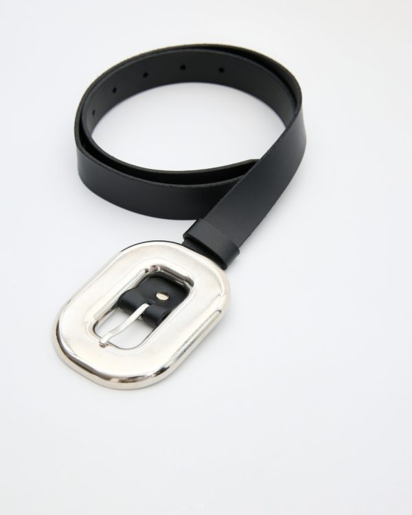 Alternative view of Oval leather belt -Leather Twist