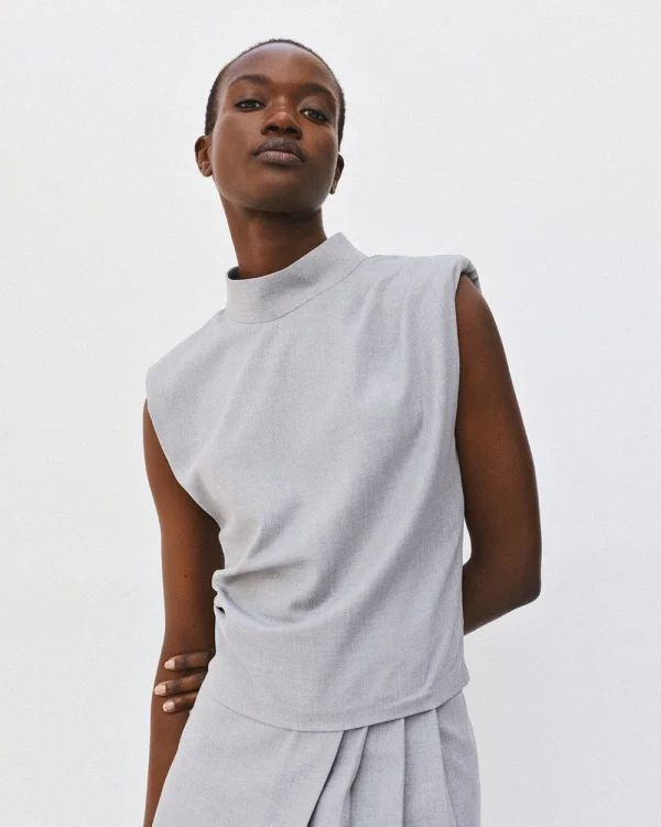 Sleeveless top with padded shoulders and pleats - Access Fashion