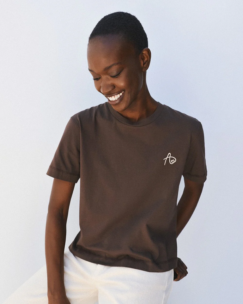 Brouska - W26-2166 T-shirt with an embroidered monogram - Access Fashion - Image 4
