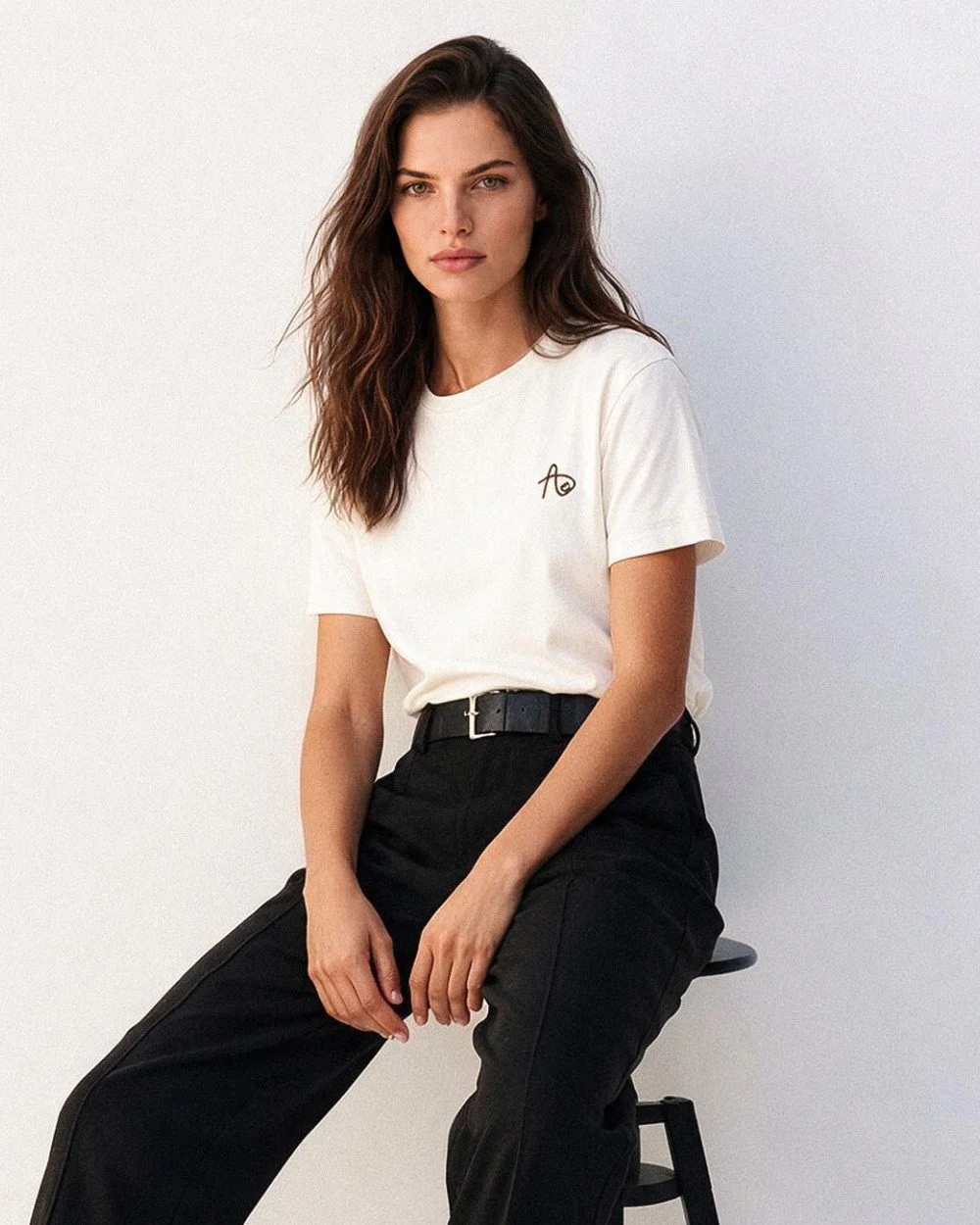 Brouska - W26-2166 T-shirt with an embroidered monogram - Access Fashion