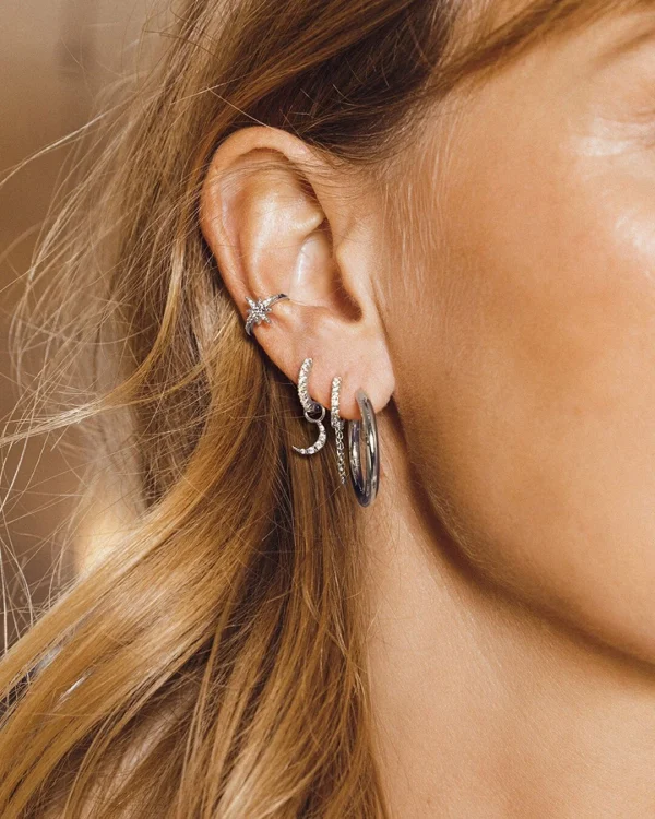 Alternative view of Piccadilly circus earcuff - Mya Bay